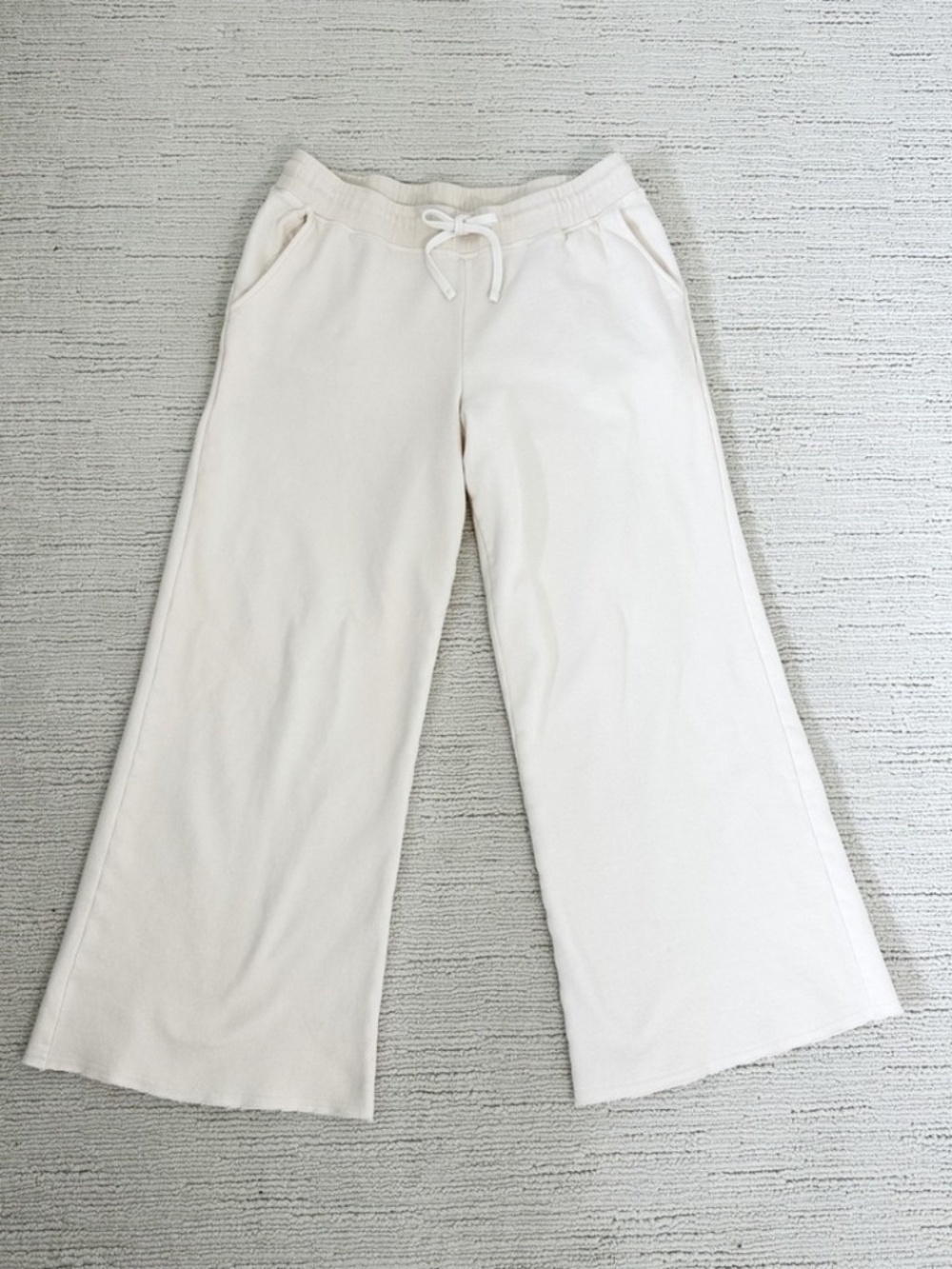 MARINE LAYER Cloud 9 Women’s L Cream Wide Leg Sweatpant Fleece Athleisure Cozy - Picture 16 of 16